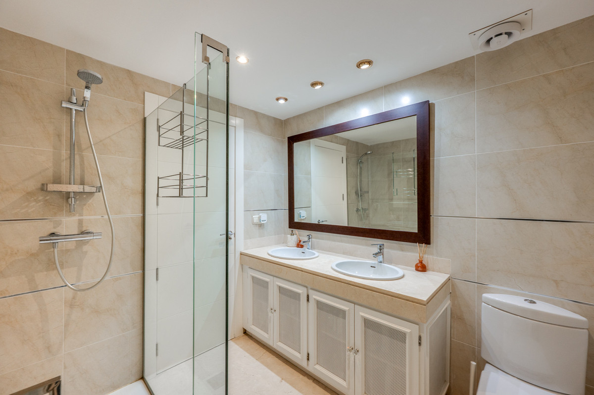 3 Bedroom Townhouse in Marbella - Photo 28