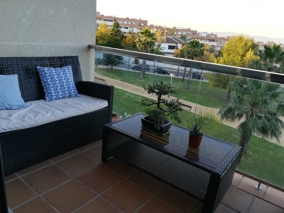 2 Bedroom Apartment in Torremolinos - Photo 10