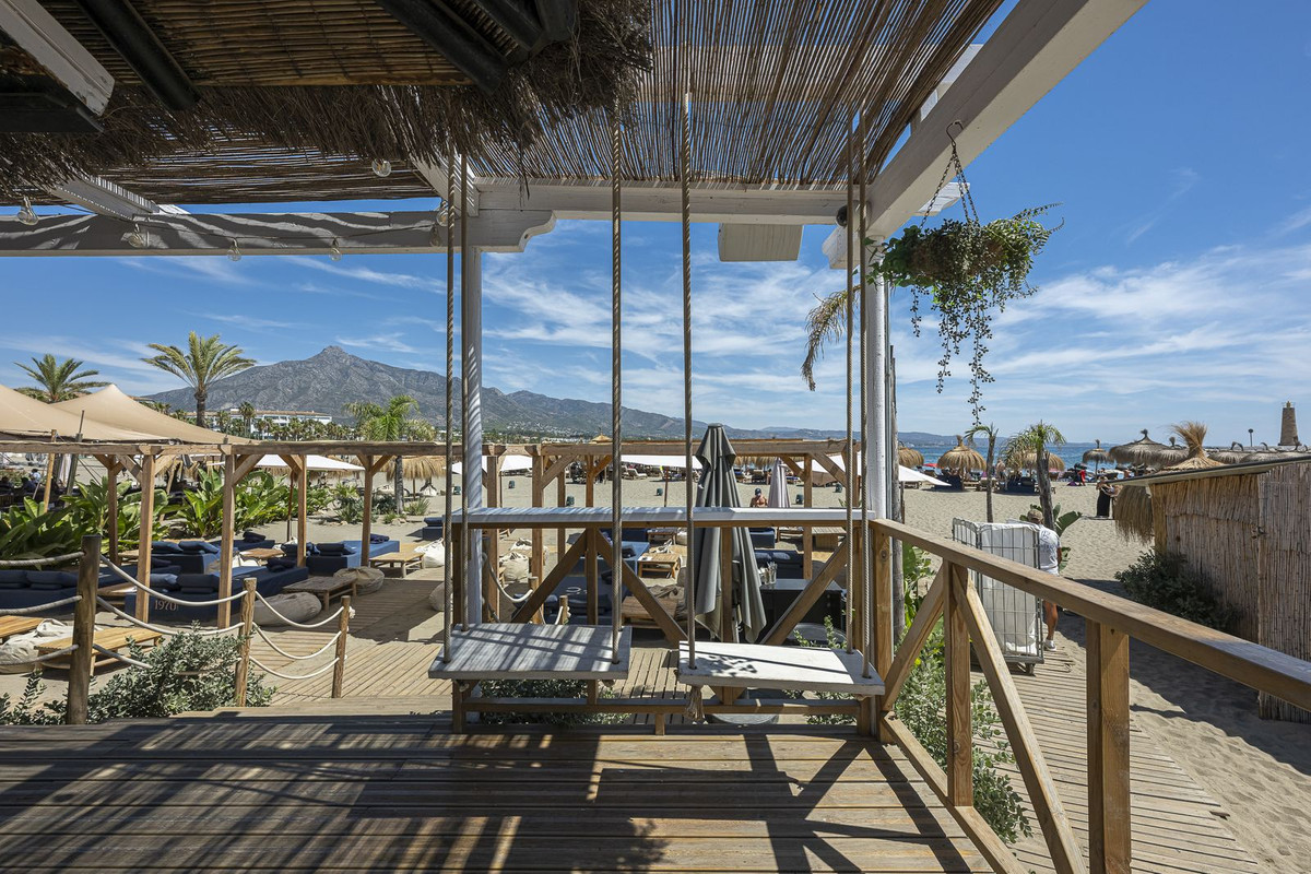 2 Bedroom Apartment in Marbella - Photo 33