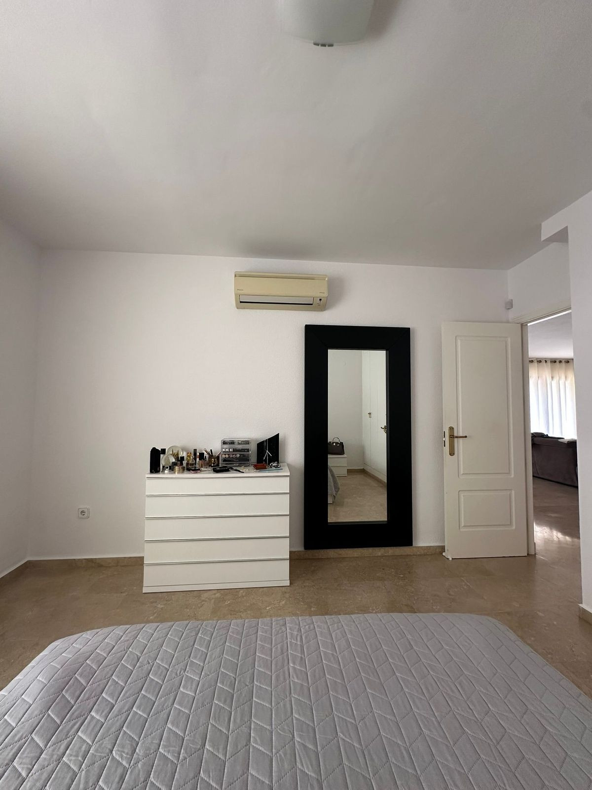 3 Bedroom Apartment in Marbella - Photo 12