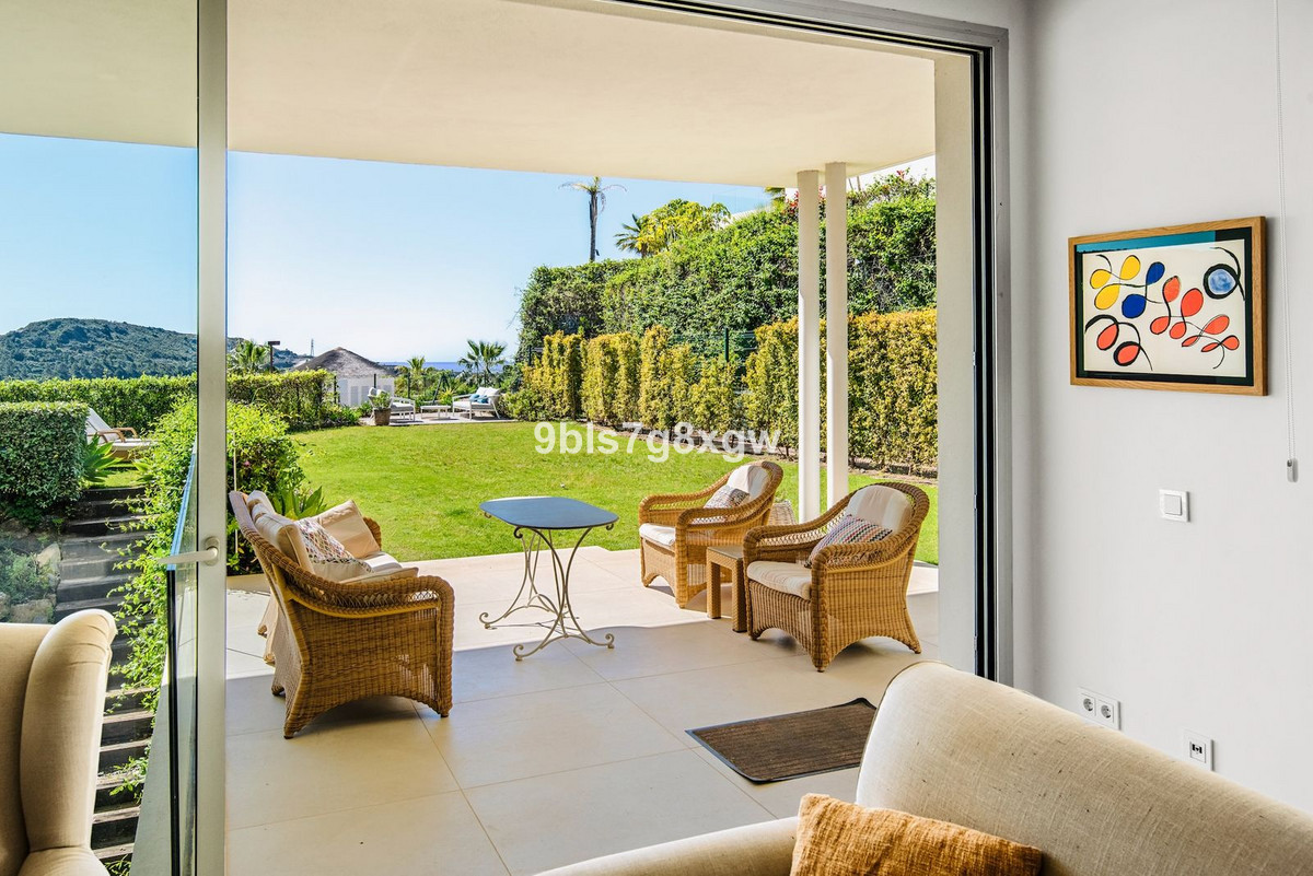 3 Bedroom Apartment in Benahavís - Photo 19