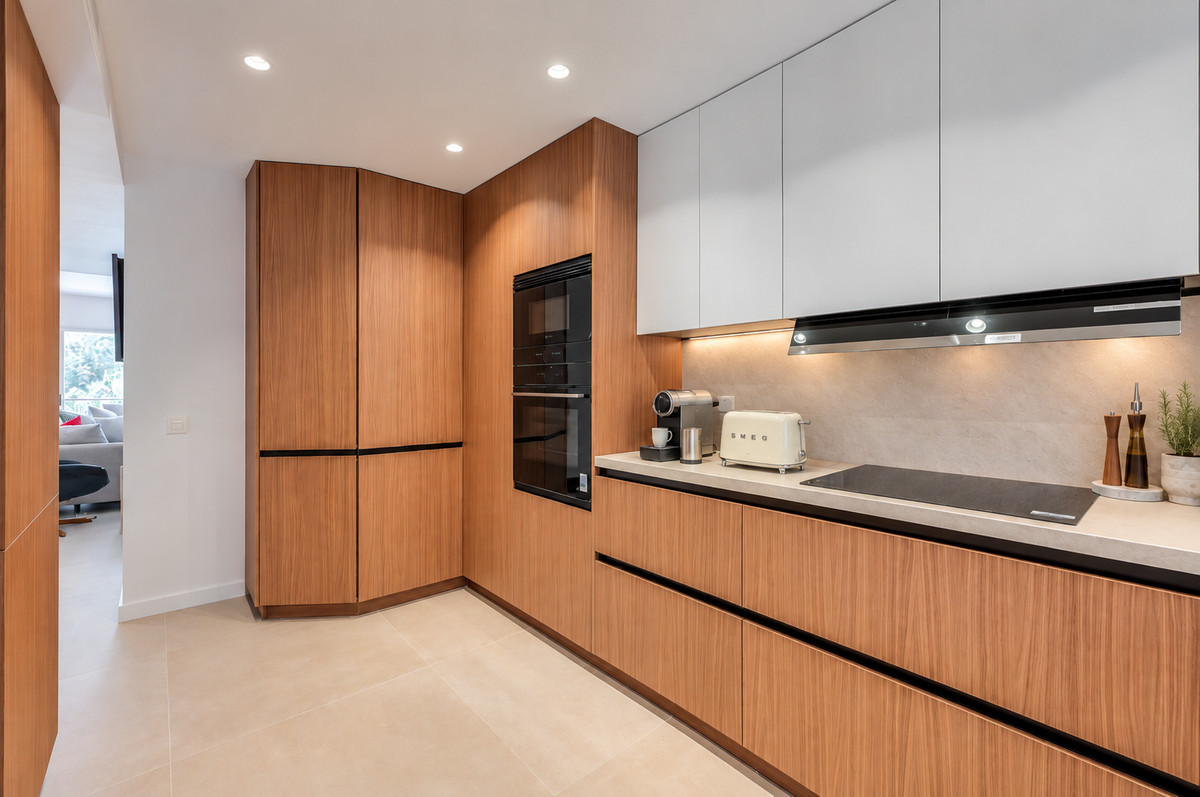 4 Bedroom Penthouse in San Pedro de Alcántara - Photo 10