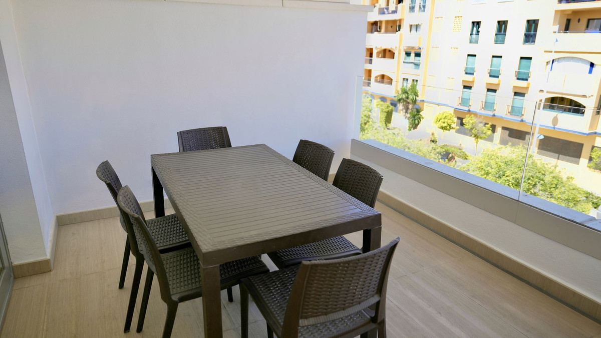 3 Bedroom Penthouse in San Pedro de Alcántara - Photo 9