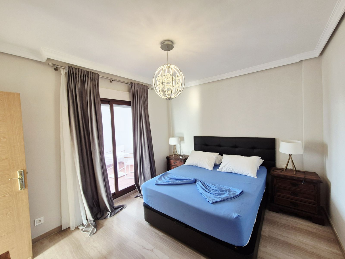 4 Bedroom Villa in San Pedro de Alcántara - Photo 33
