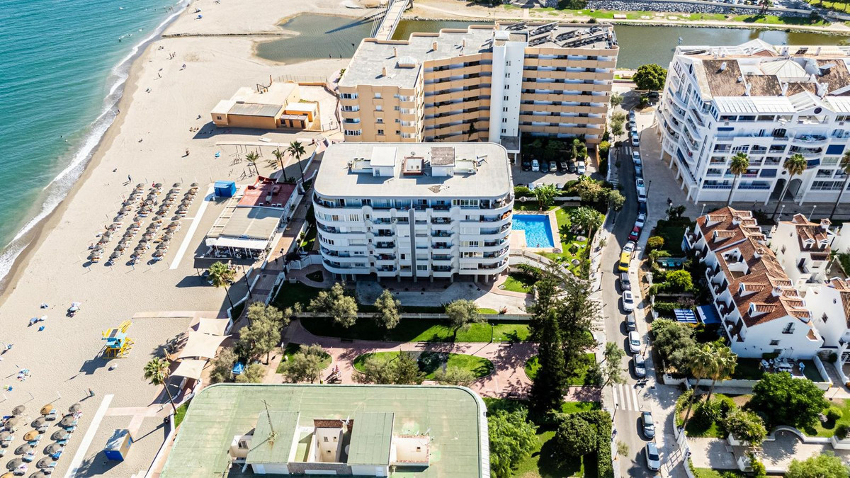 2 Bedroom Apartment in Fuengirola - Photo 22