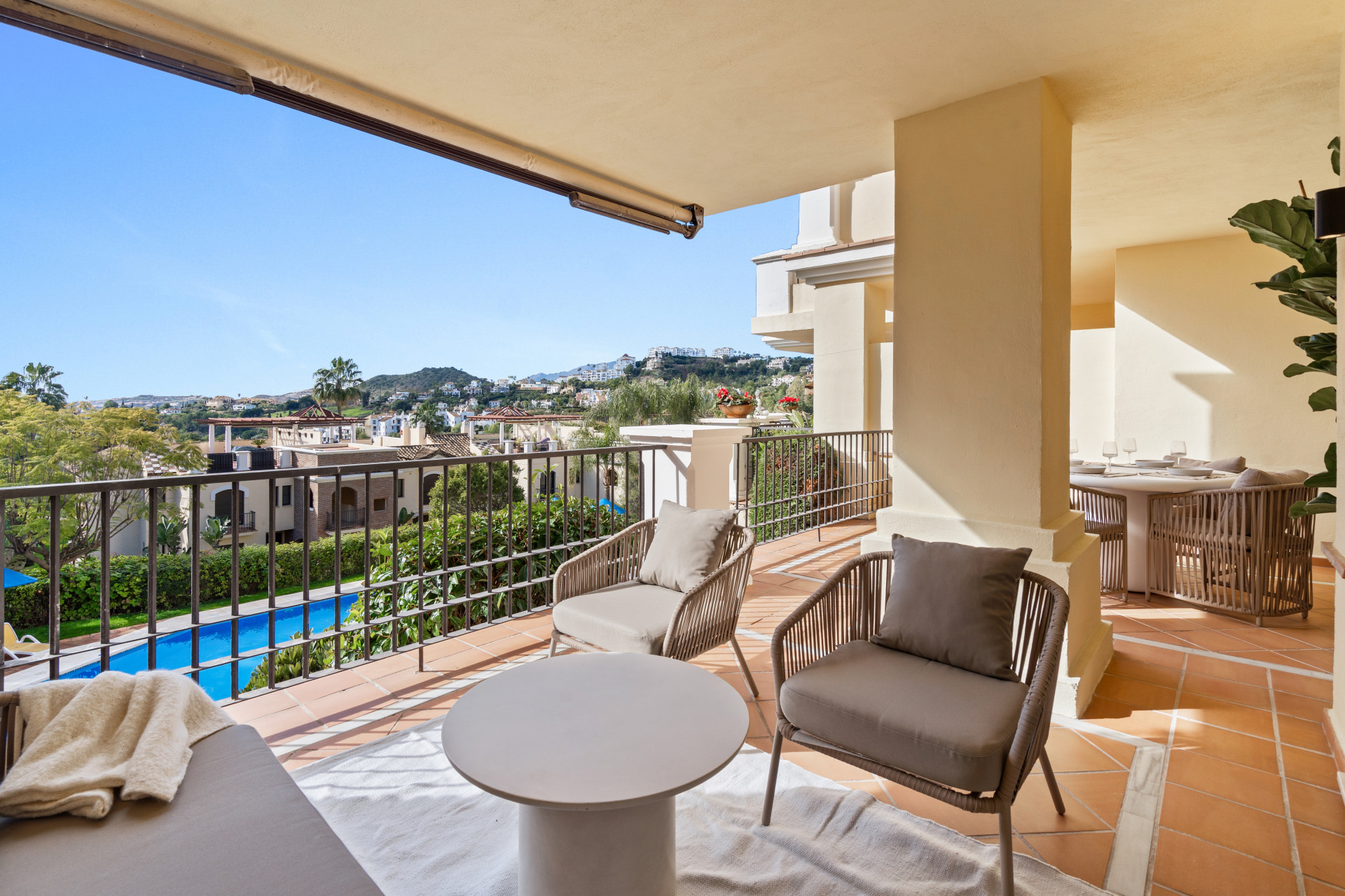 2 Bedroom Apartment in Estepona - Photo 7