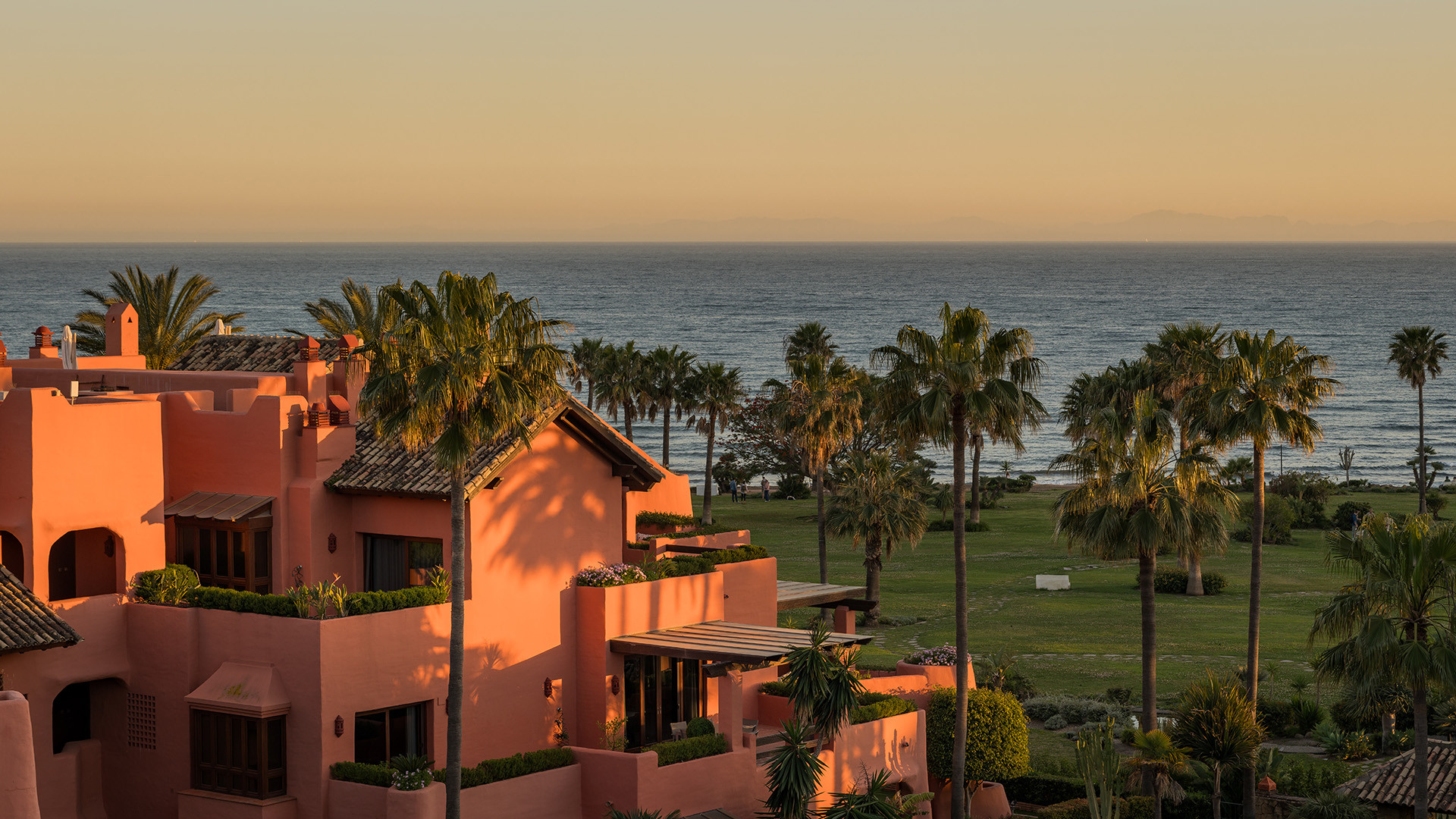 3 Bedroom Penthouse in Estepona - Photo 34