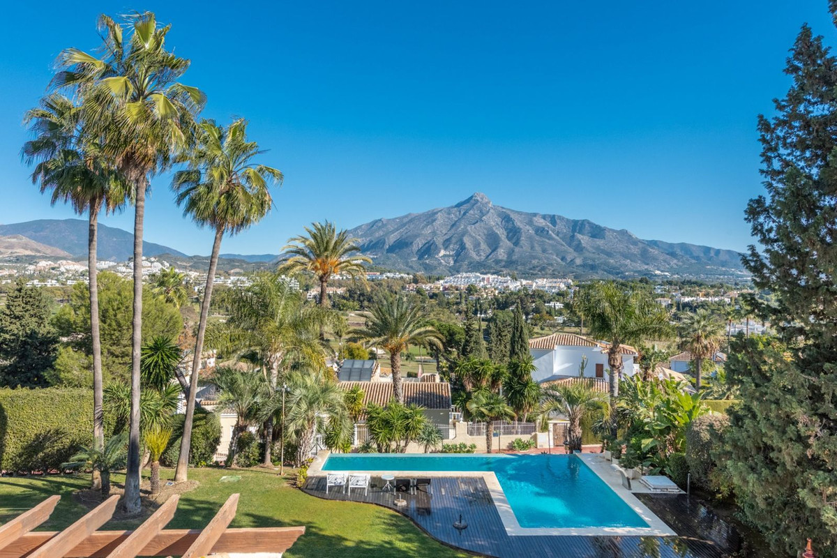 7 Bedroom Villa in Marbella - Photo 3