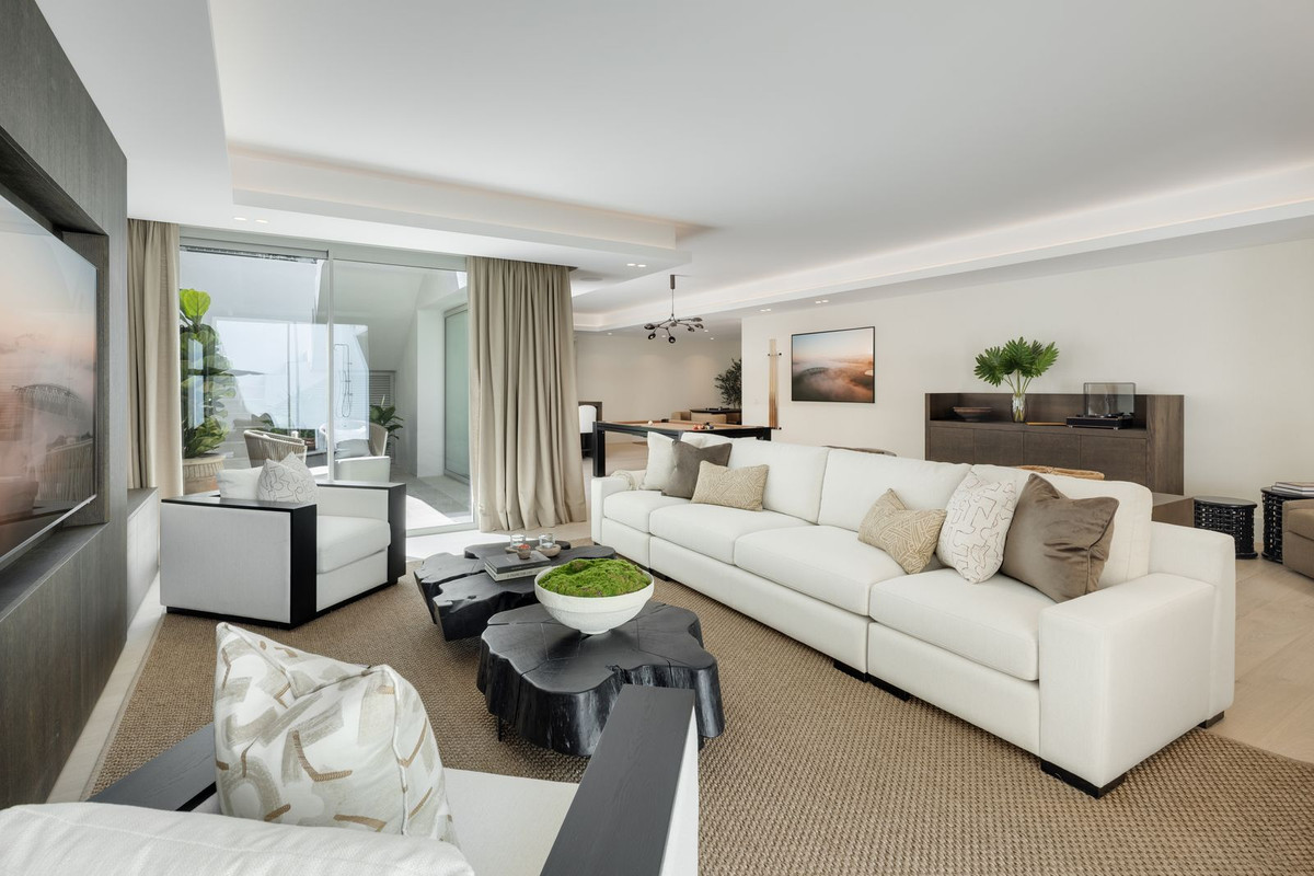 6 Bedroom Villa in Marbella - Photo 20