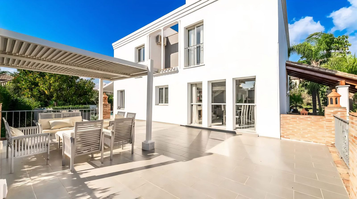 8 Bedroom Villa in Marbella - Photo 50