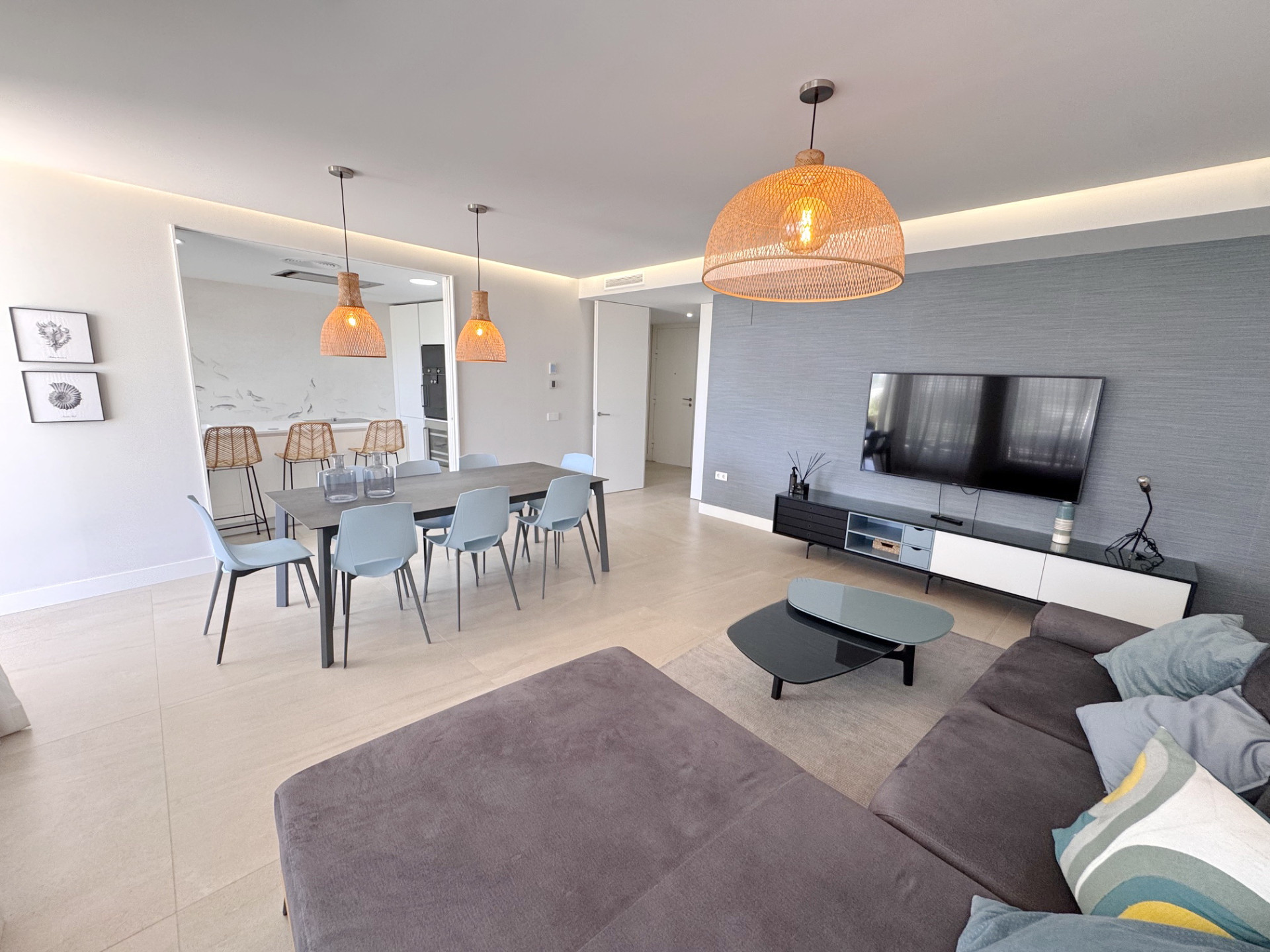 2 Bedroom Apartment in Estepona - Photo 4