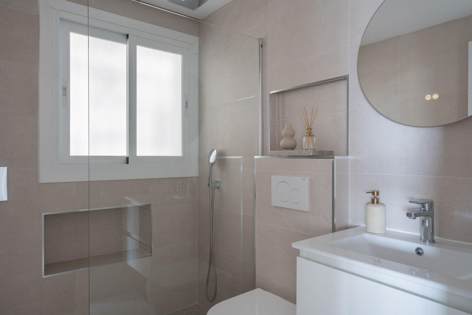 3 Bedroom Apartment in Benahavís - Photo 13