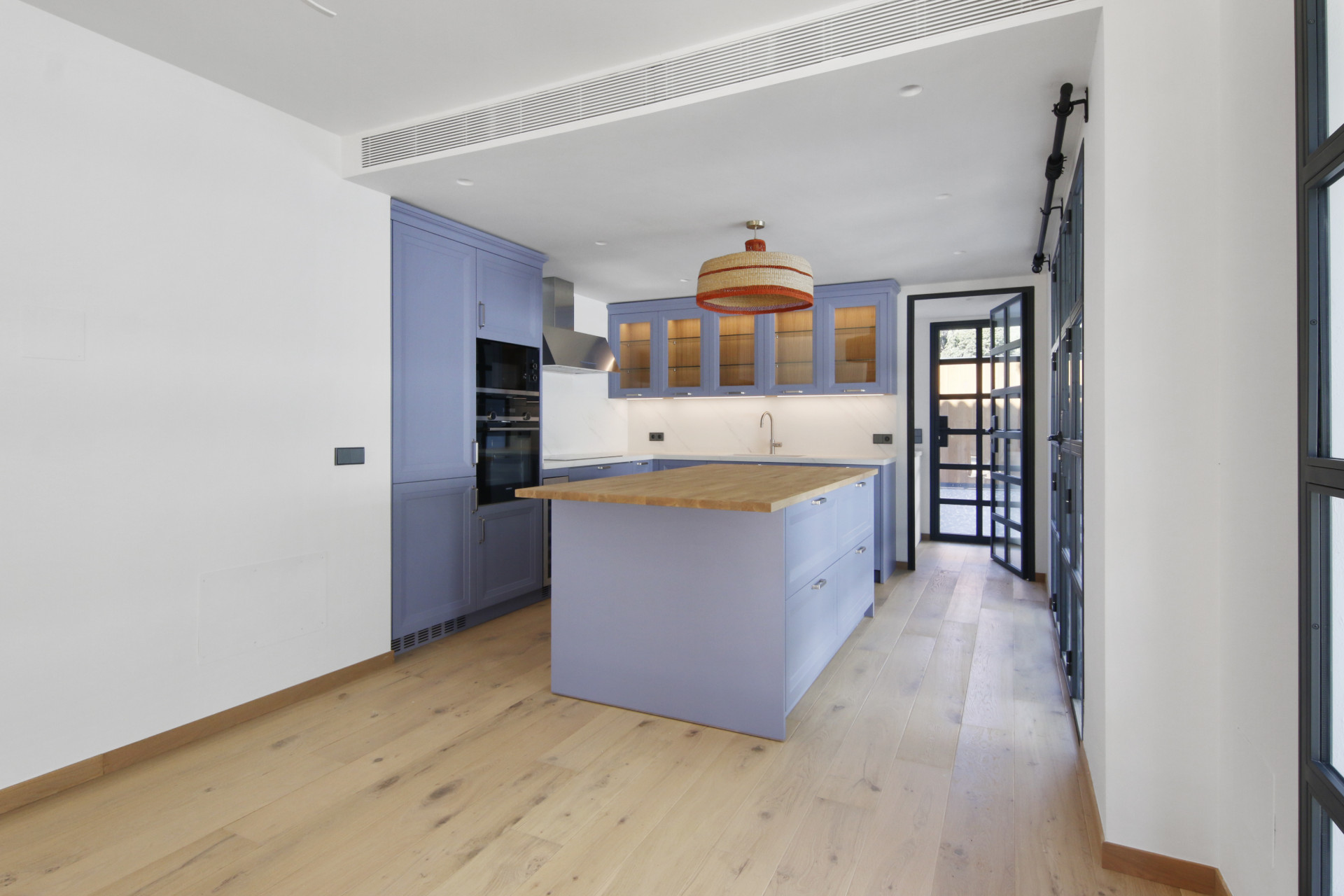 5 Bedroom Villa in Marbella - Photo 8