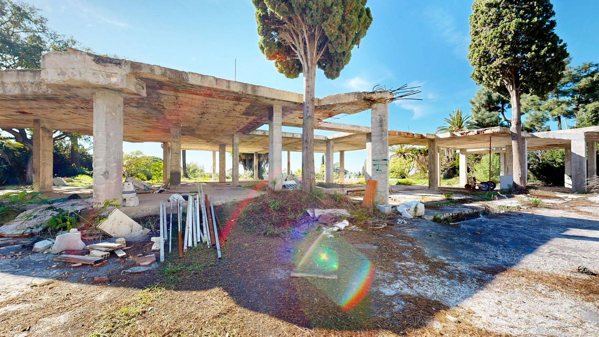 4,600 m² Plot in Marbella - Photo 2