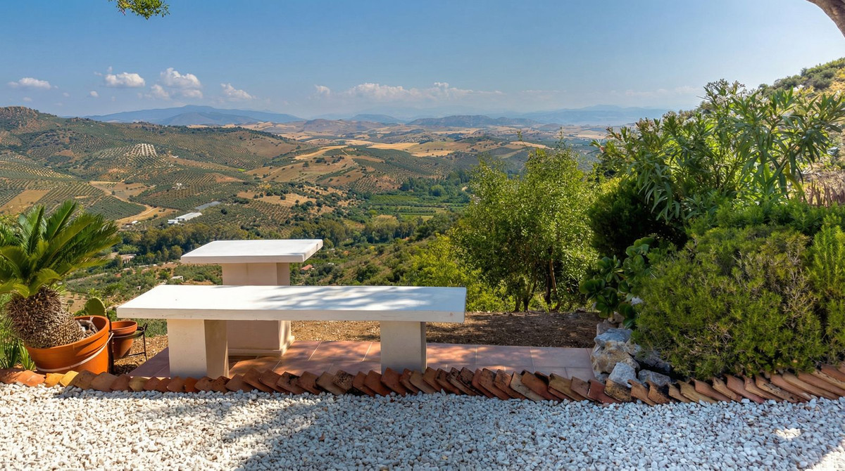 Chalet de 4 dormitorios con piscina en Málaga – Foto 16