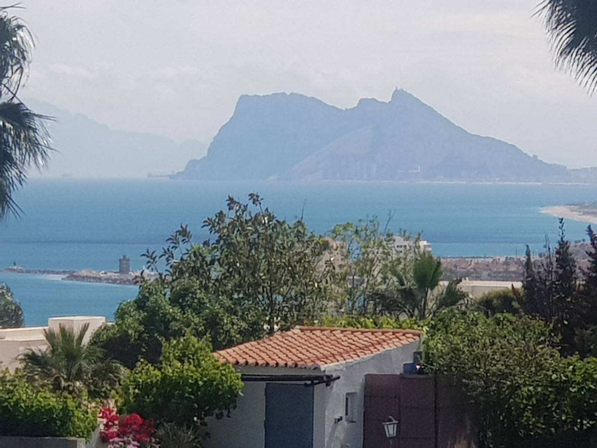 1,071 m² Plot in San Roque - Photo 5