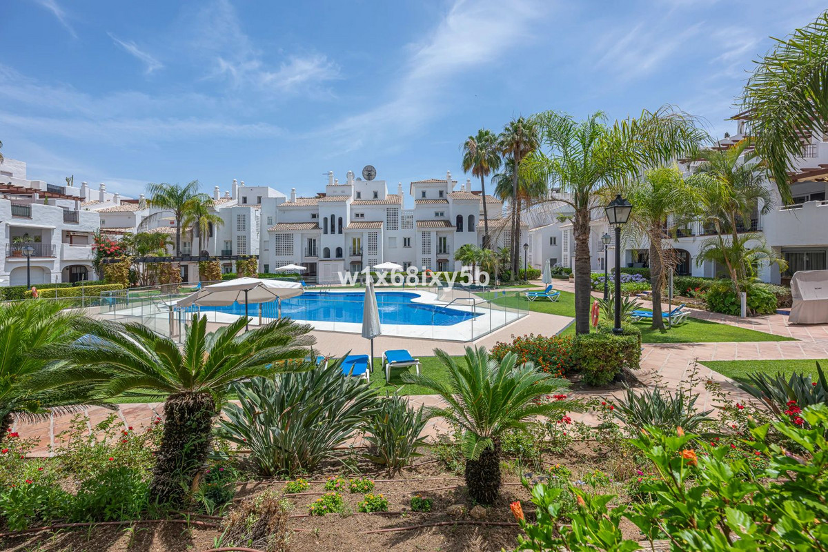 3 Bedroom Apartment in San Pedro de Alcántara - Photo 14