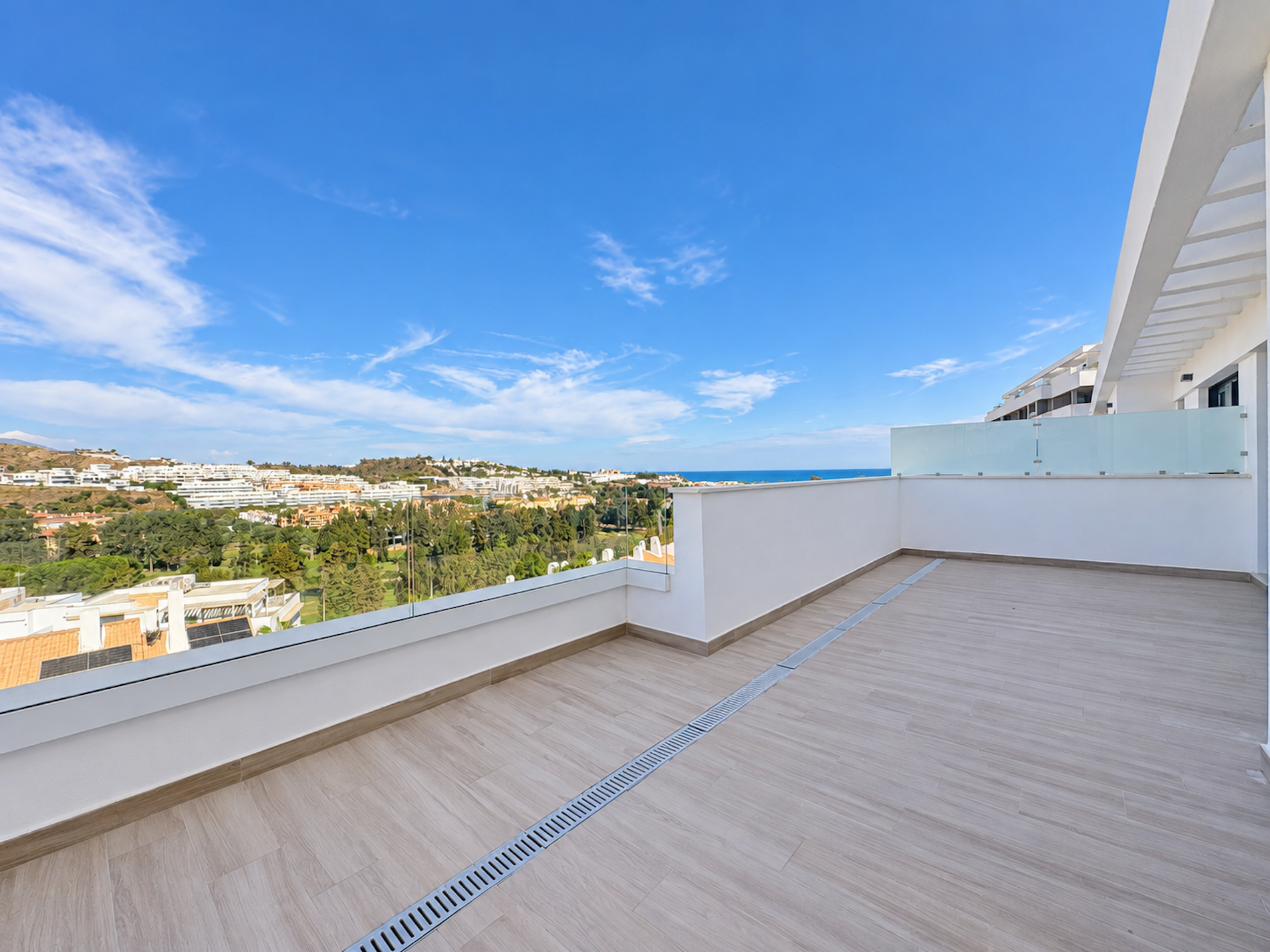 2 Bedroom Apartment in Mijas - Photo 2