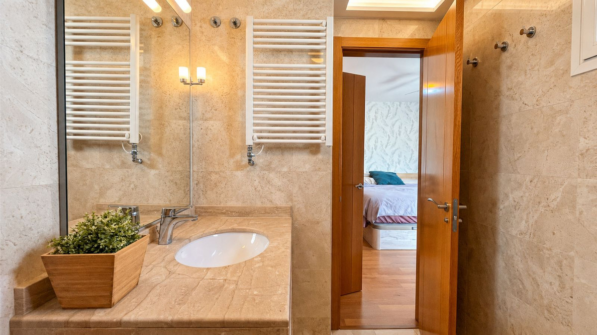 3 Bedroom Townhouse in Málaga - Photo 7