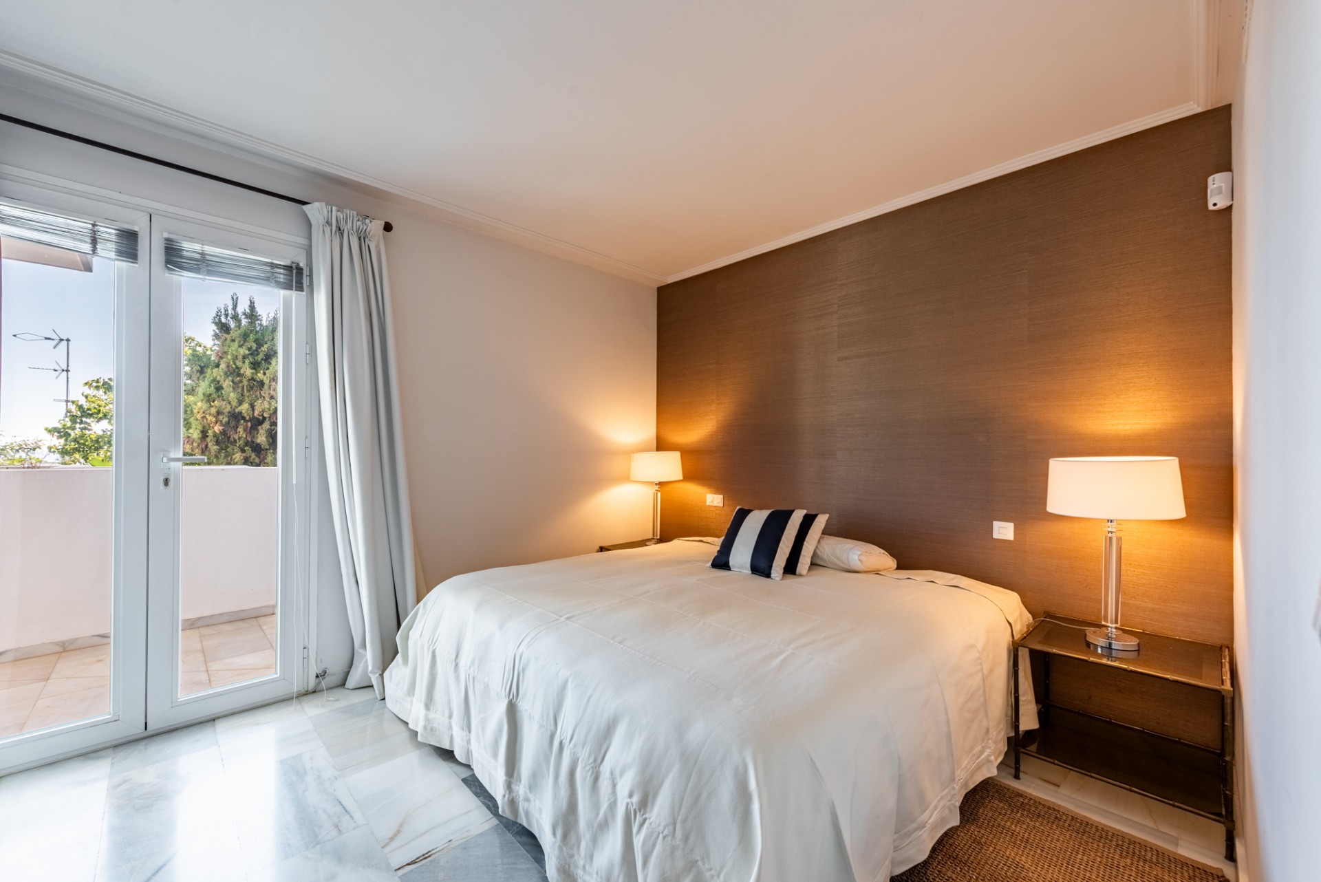 2 Bedroom Apartment in Estepona - Photo 7