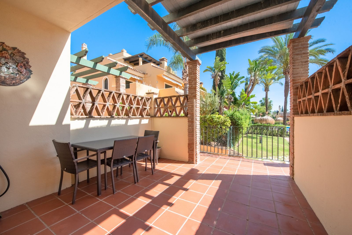 4 Bedroom Townhouse in Marbella - Photo 12