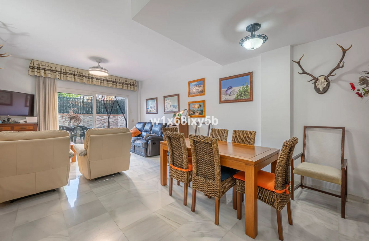 3 Bedroom Townhouse in Estepona - Фото 11