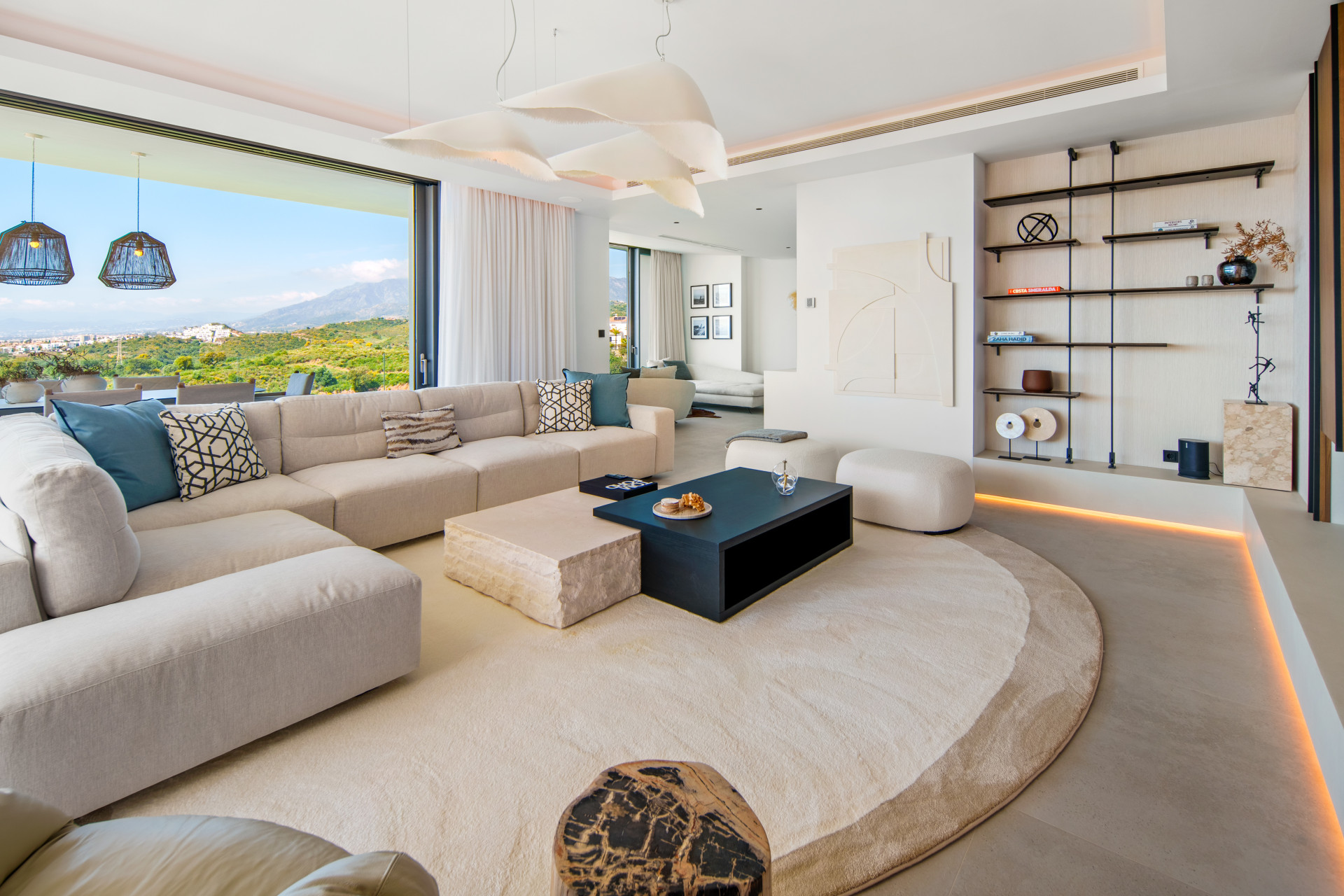 4 Bedroom Villa in Marbella - Фото 4