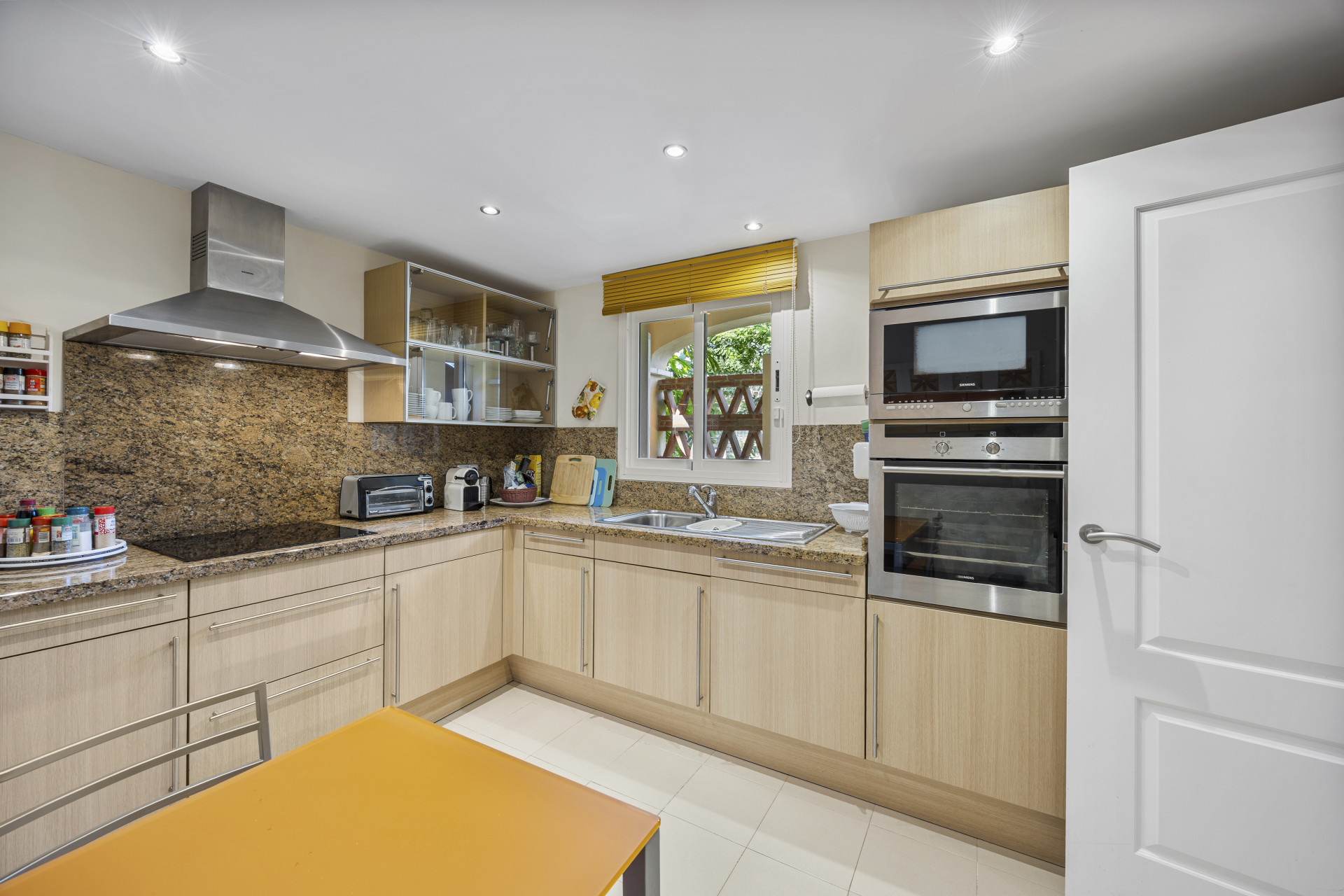 2 Bedroom Apartment in Estepona - Photo 10