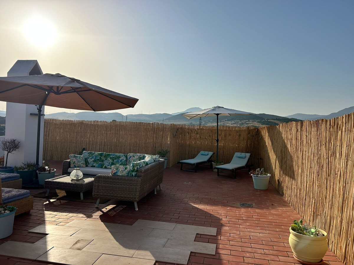 2 Bedroom Penthouse in Estepona - Photo 28