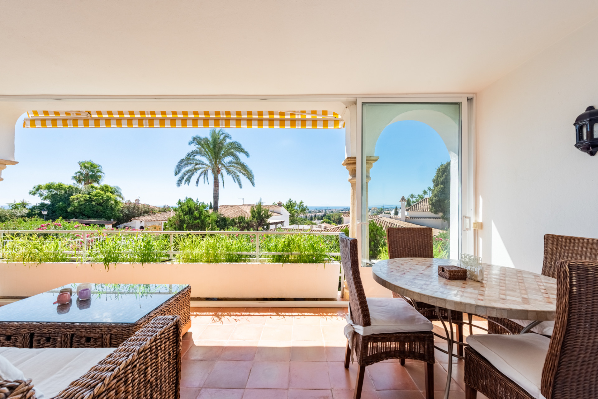 2 Bedroom Townhouse in Benahavís - Photo 11