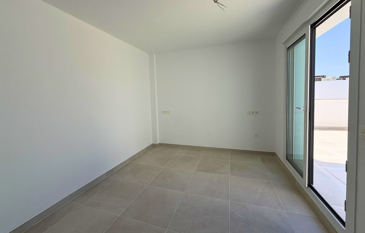 2 Bedroom Penthouse in Mijas - Photo 22
