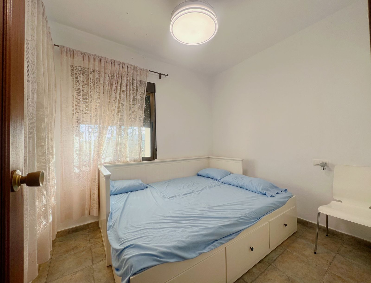 4 Bedroom Townhouse in Coín - Photo 21
