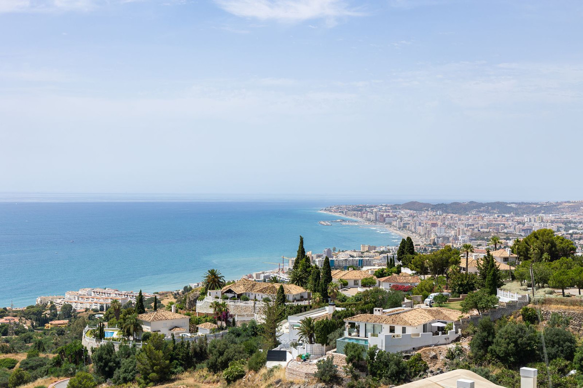 3 Bedroom Penthouse in Benalmádena - Photo 34