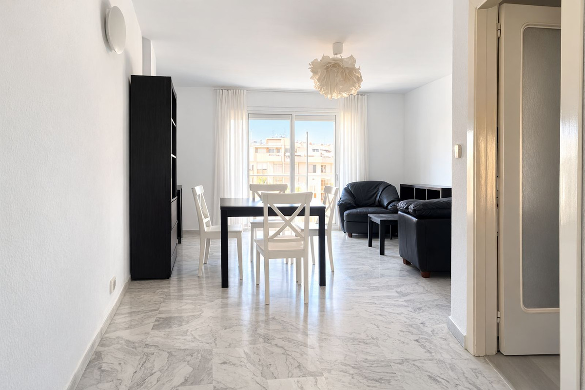 3 Bedroom Apartment in Torremolinos - Photo 10