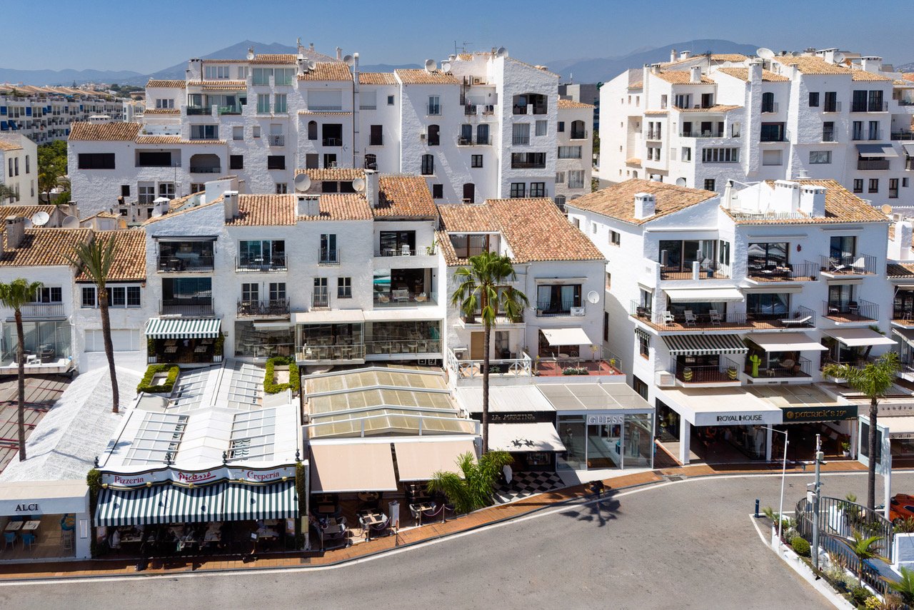 2 Bedroom Apartment in Marbella - Photo 14