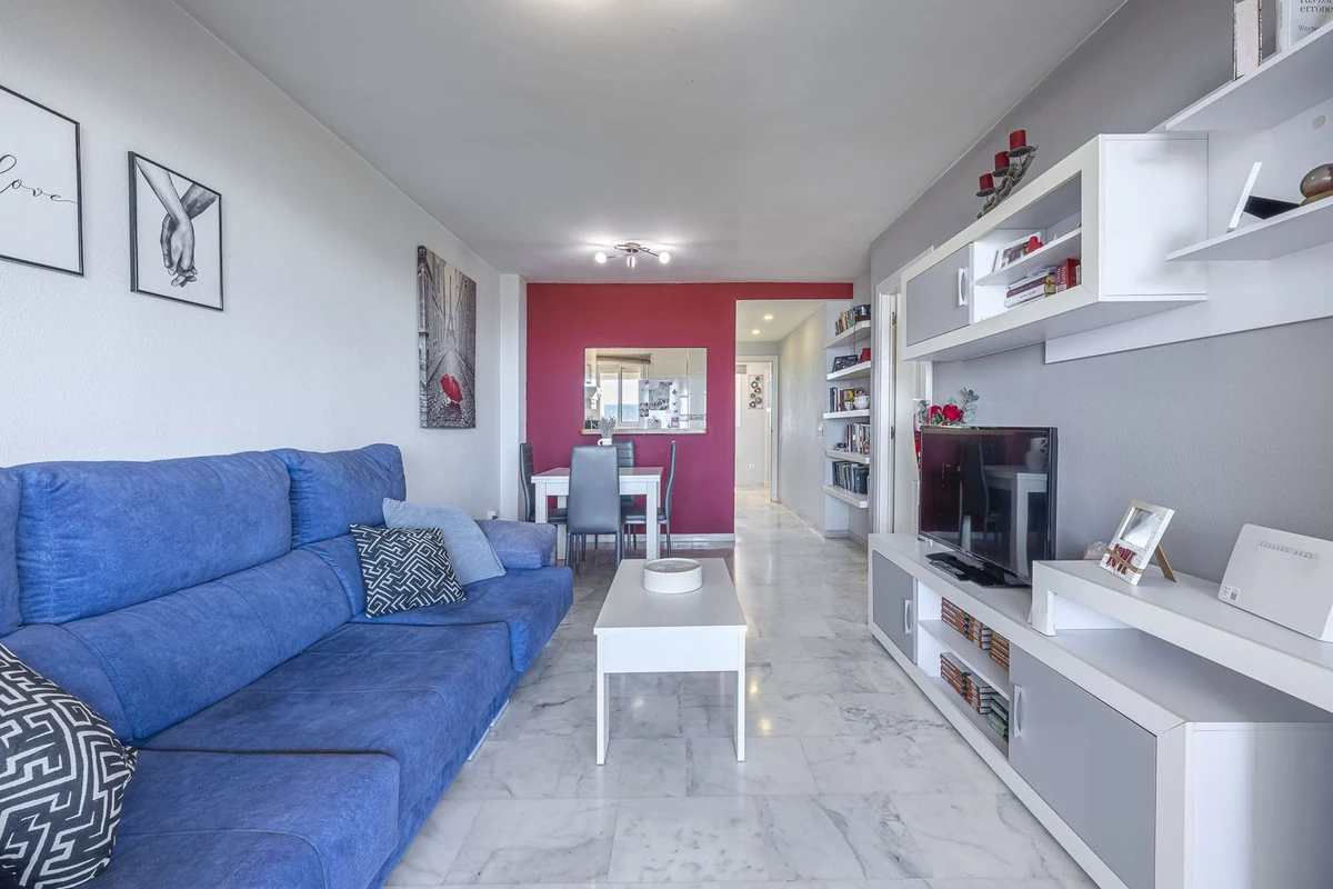 Piso de 3 dormitorios con piscina en Málaga – Foto 3