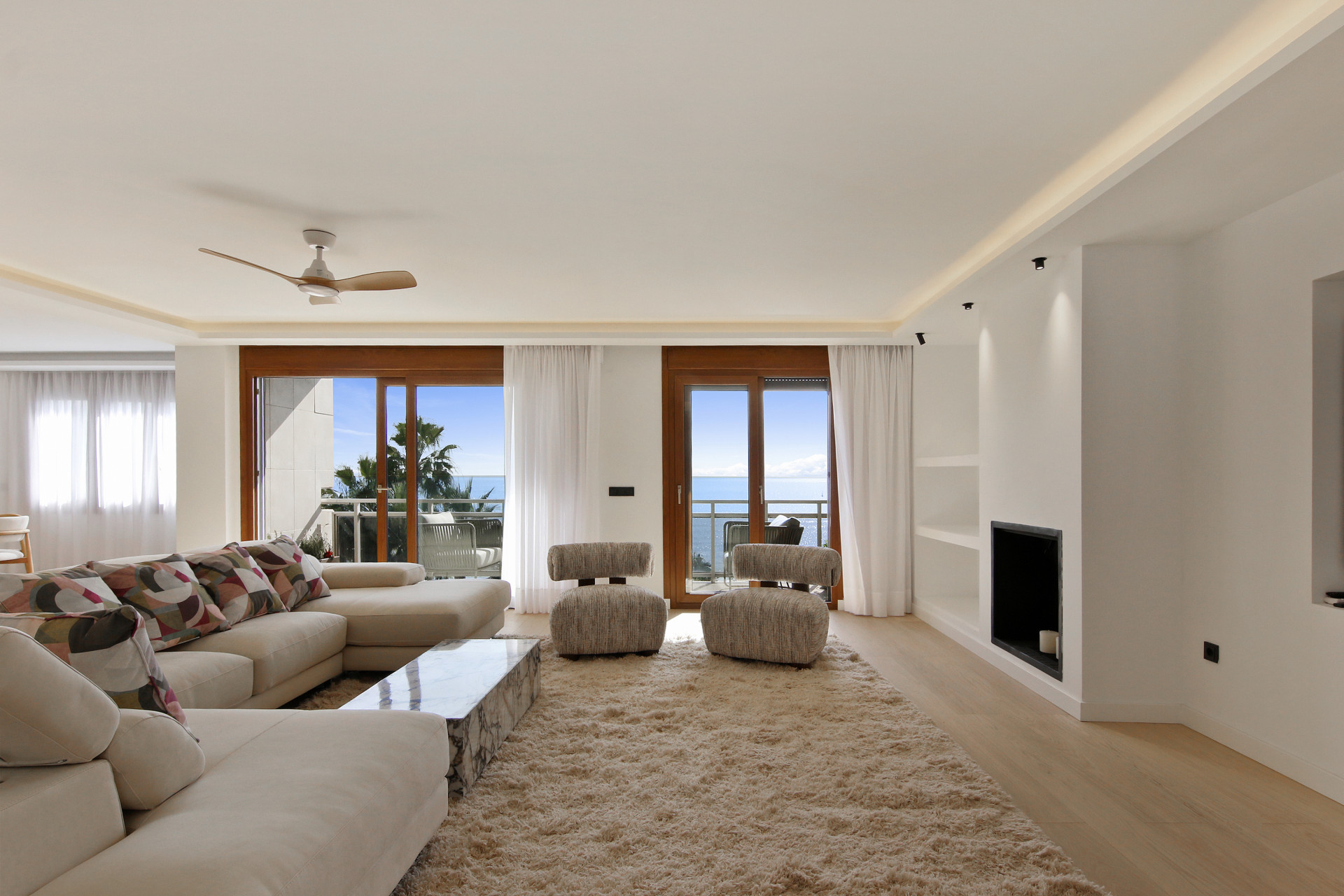 3 Bedroom Penthouse in Estepona - Photo 4