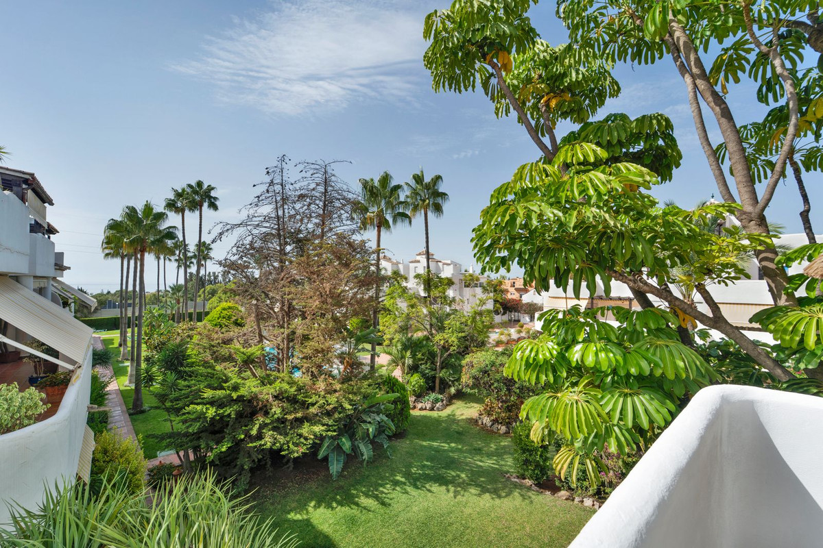 3 Bedroom Apartment in Marbella - Photo 24