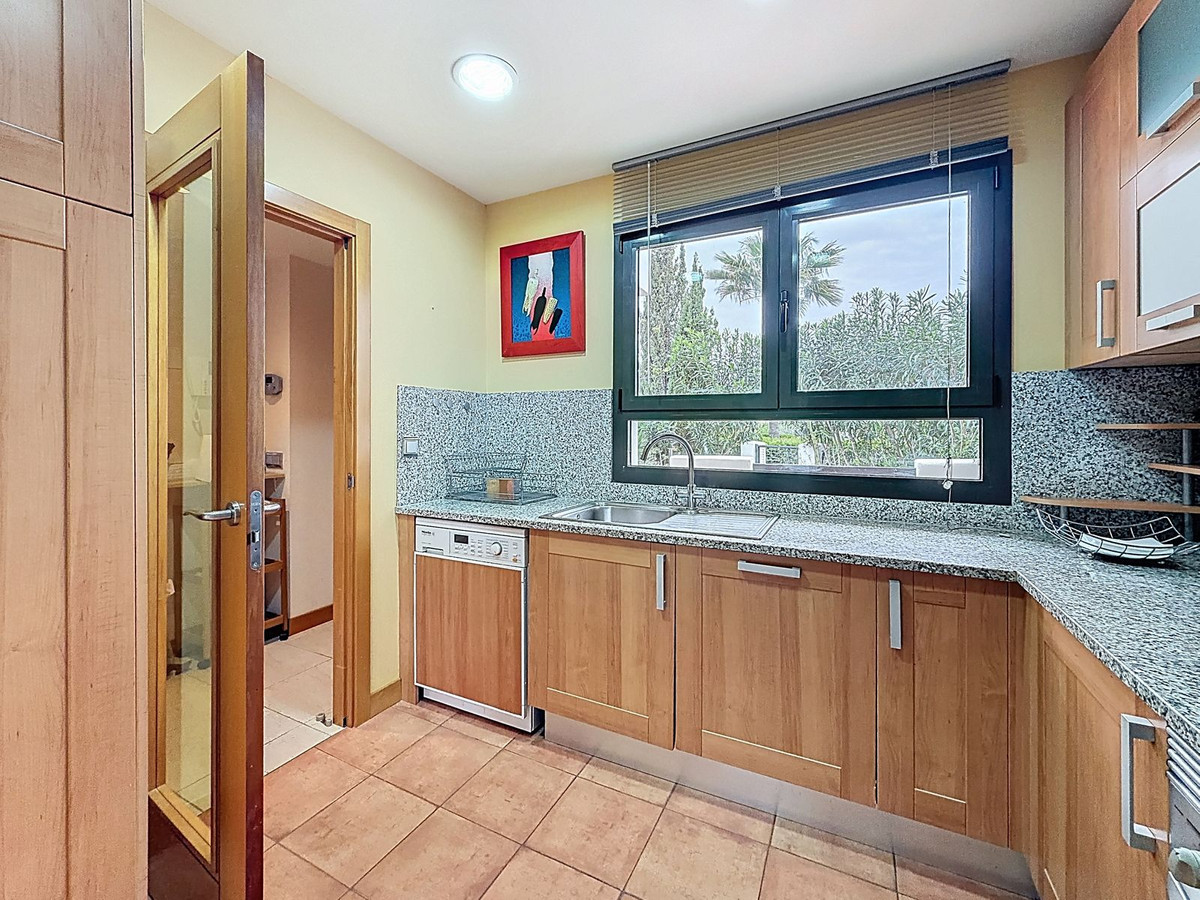 3 Bedroom Apartment in Estepona - Foto 20