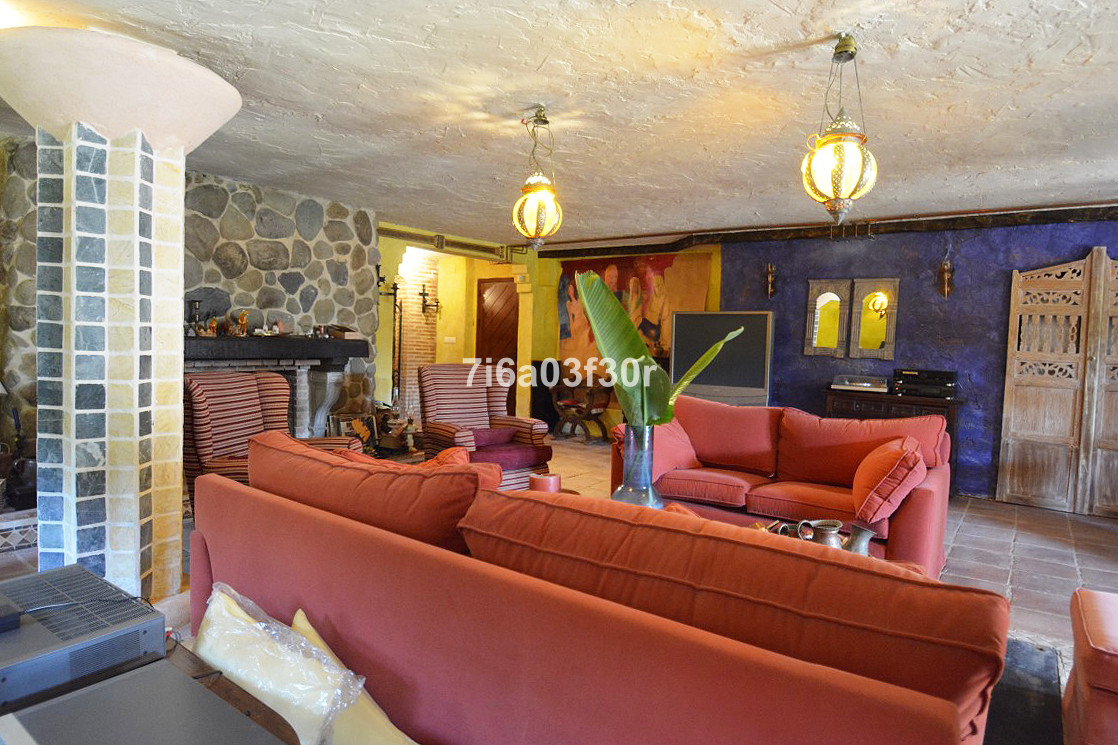 5 Bedroom Villa in Marbella - Photo 14