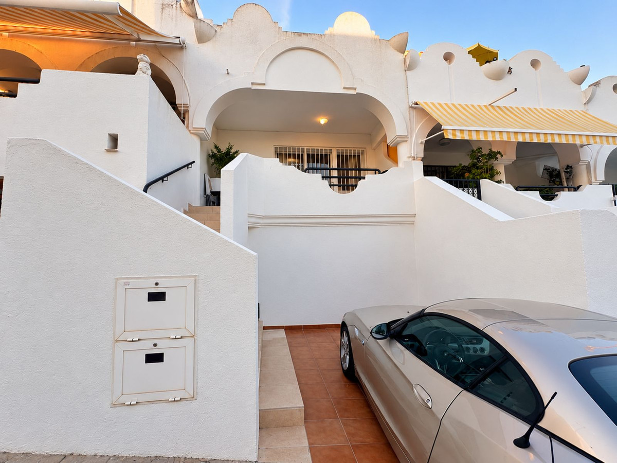 2 Bedroom Townhouse in Marbella - Photo 19