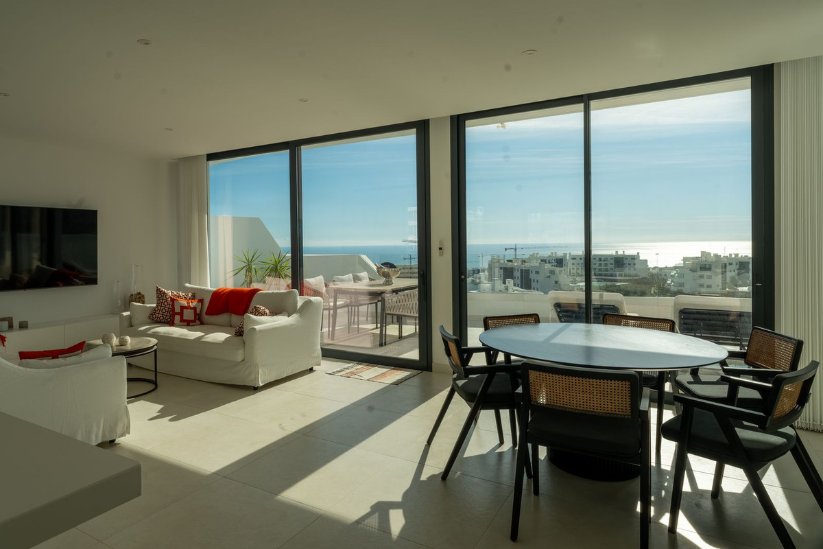 3 Bedroom Penthouse in Fuengirola - Photo 12