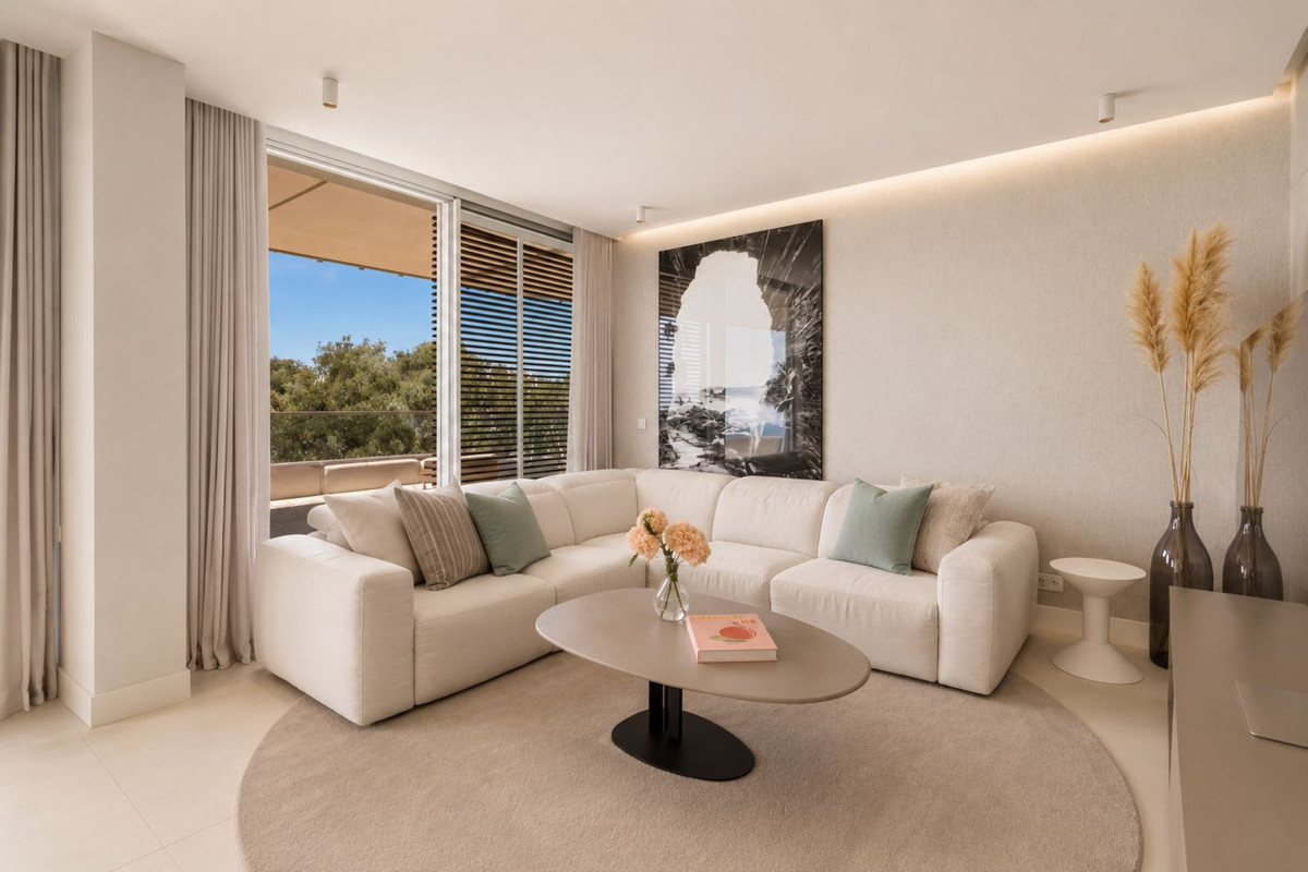 4 Bedroom Apartment in Estepona - Фото 3