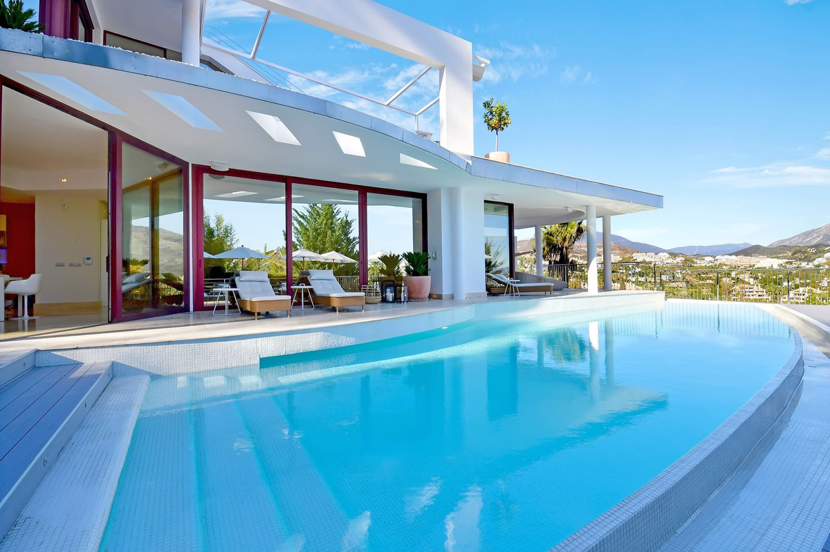 7 Bedroom Villa in Marbella - Photo 3