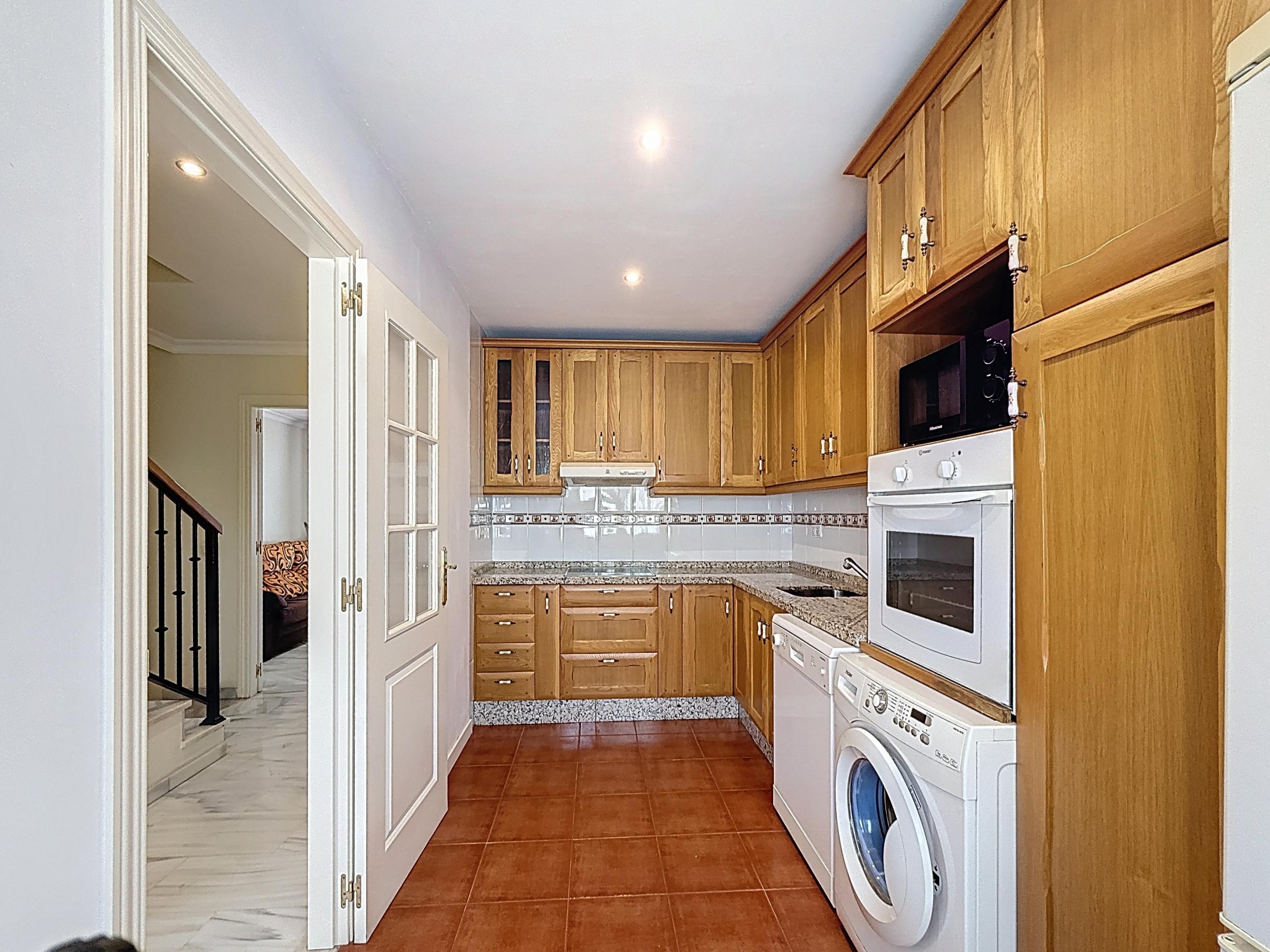 4 Bedroom Villa in Fuengirola - Photo 8