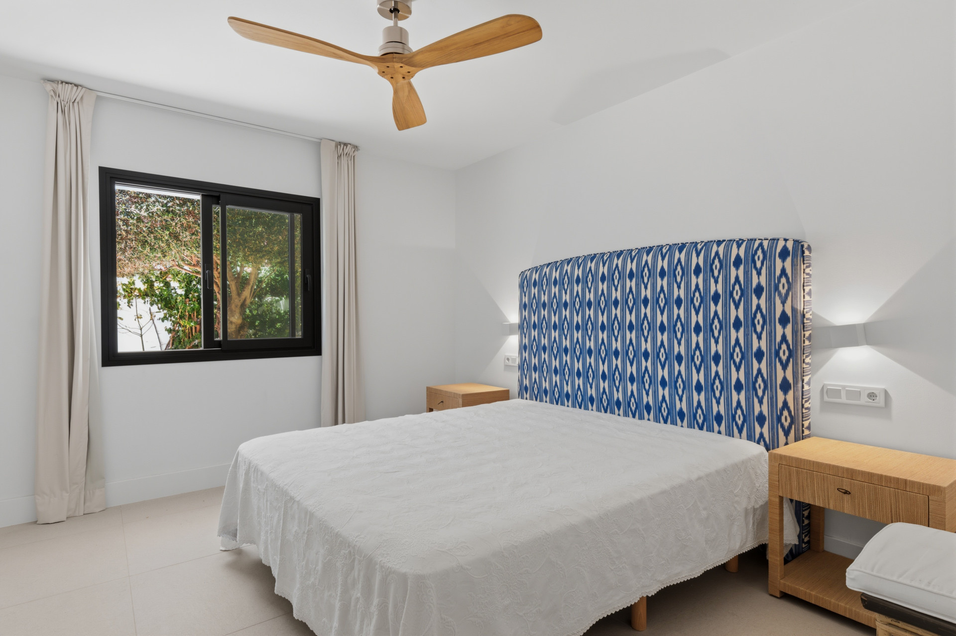 9 Bedroom Villa in Estepona - Photo 26