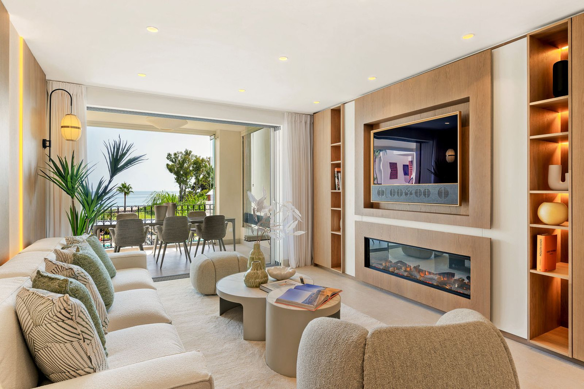3 Bedroom Apartment in Estepona - Photo 7