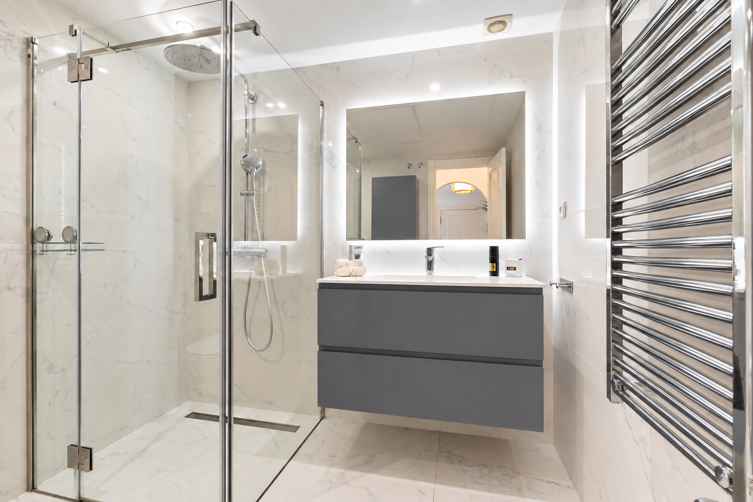 2 Bedroom Apartment in Marbella - Photo 9