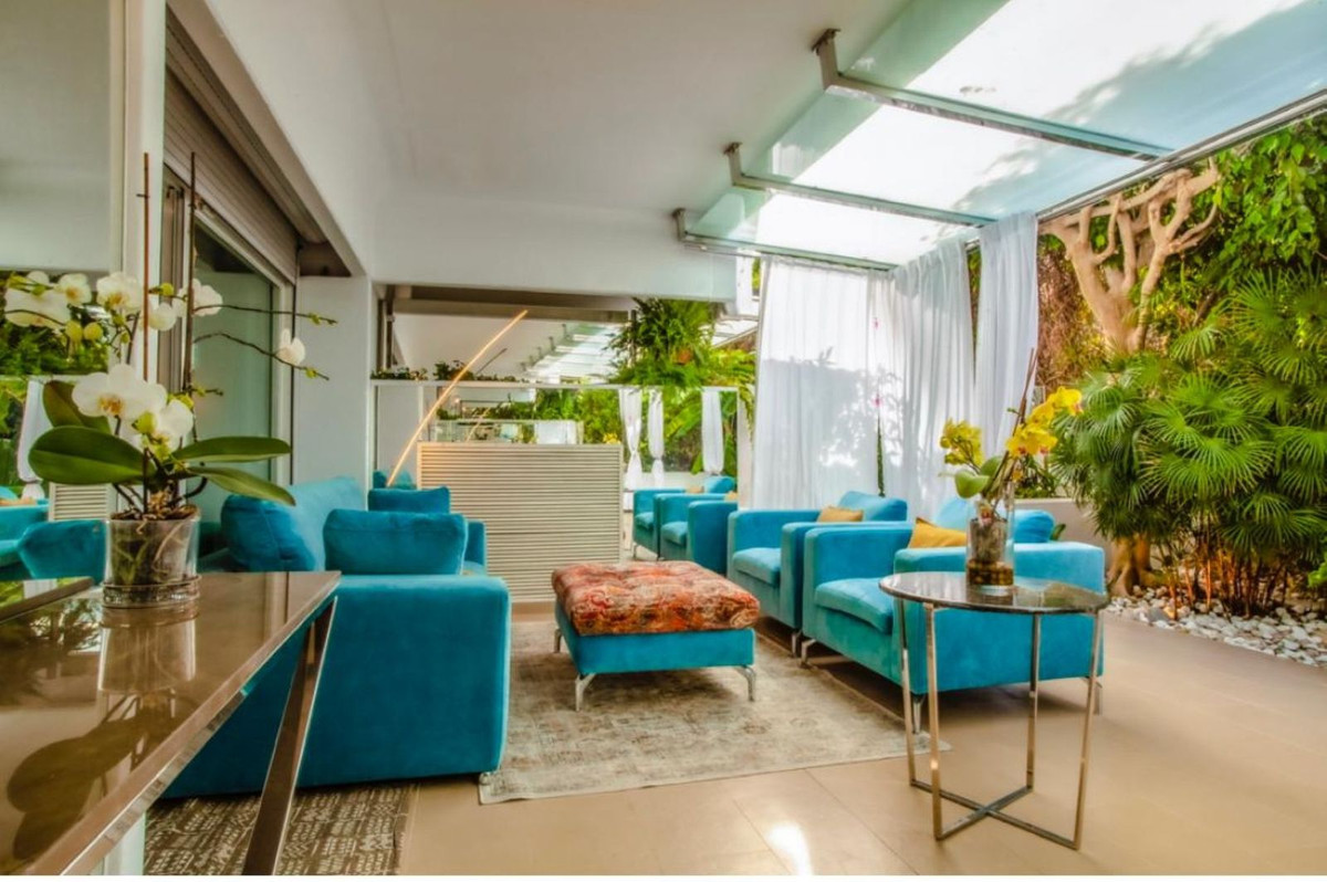 2 Bedroom Apartment in Marbella - Photo 6