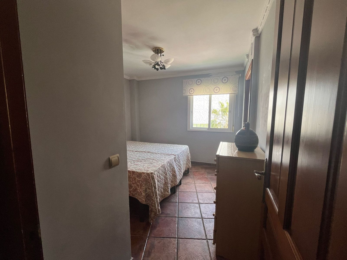 3 Bedroom Apartment in Estepona - Foto 8